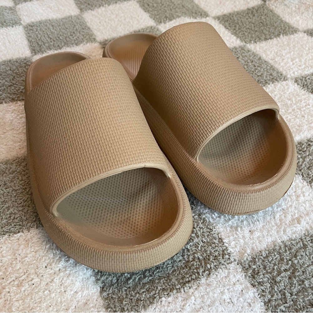 Khaki Cloud Slides - Picture 7 of 7